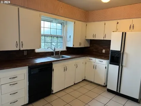 6805 NE 32nd Avenue Portland OR 97211