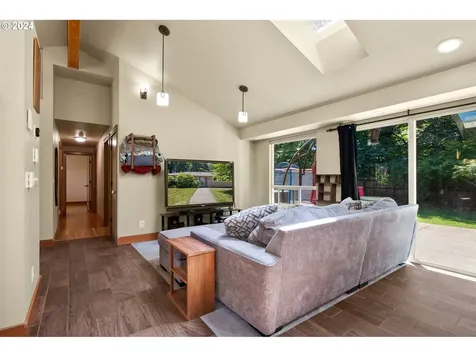 10302 SE Flavel Court Portland OR 97266