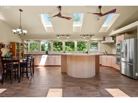 10302 SE Flavel Court Portland OR 97266