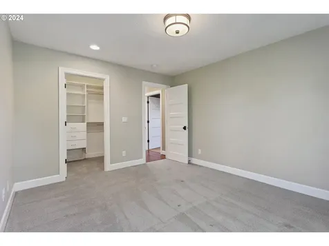 7804 SW Hunt Club Place Portland OR 97219