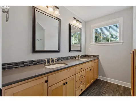7804 SW Hunt Club Place Portland OR 97219
