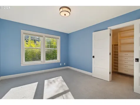 7804 SW Hunt Club Place Portland OR 97219