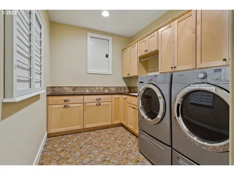 7804 SW Hunt Club Place Portland OR 97219