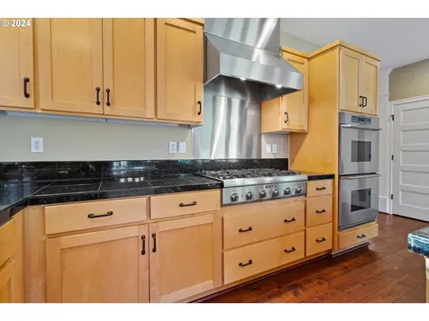 7804 SW Hunt Club Place Portland OR 97219