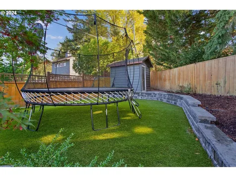 7804 SW Hunt Club Place Portland OR 97219