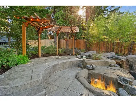 7804 SW Hunt Club Place Portland OR 97219