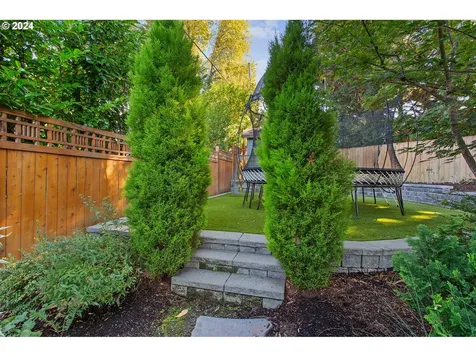 7804 SW Hunt Club Place Portland OR 97219