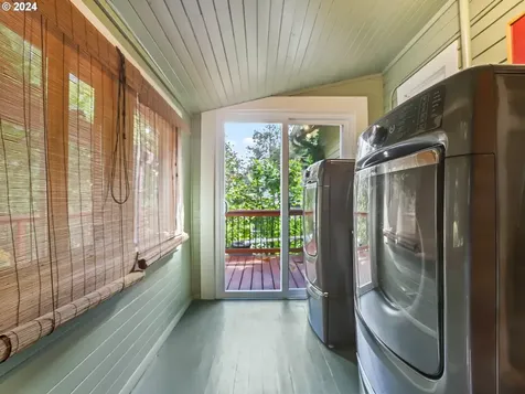 8424 SW 30th Avenue Portland OR 97219