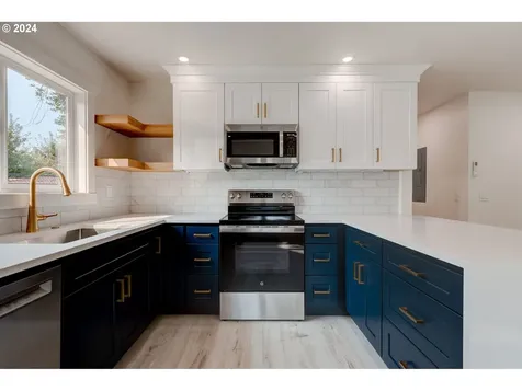 7027 SE Gladstone Street Portland OR 97206