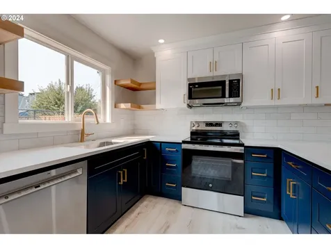 7027 SE Gladstone Street Portland OR 97206
