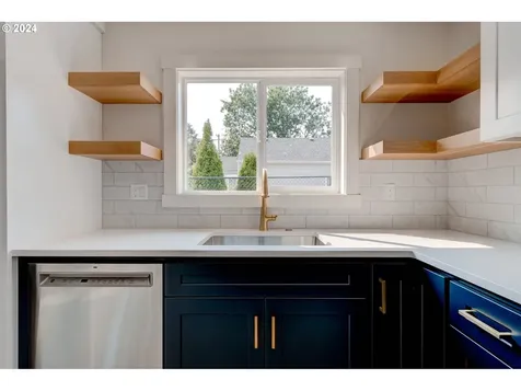7027 SE Gladstone Street Portland OR 97206
