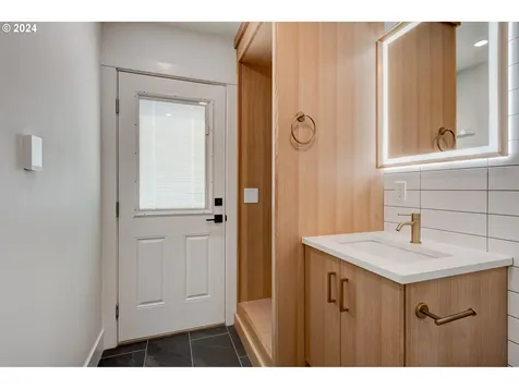7027 SE Gladstone Street Portland OR 97206