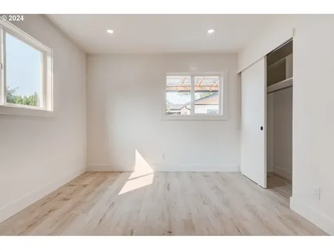 7027 SE Gladstone Street Portland OR 97206
