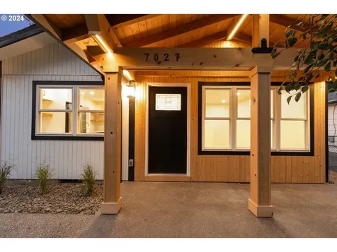 7027 SE Gladstone Street Portland OR 97206