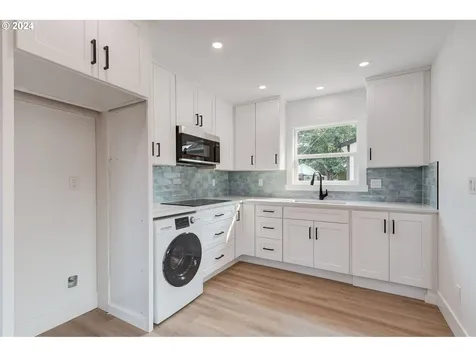 7027 SE Gladstone Street Portland OR 97206