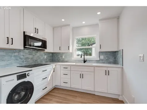 7027 SE Gladstone Street Portland OR 97206