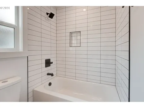 7027 SE Gladstone Street Portland OR 97206