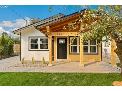 7027 SE Gladstone Street Portland OR 97206