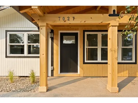 7027 SE Gladstone Street Portland OR 97206