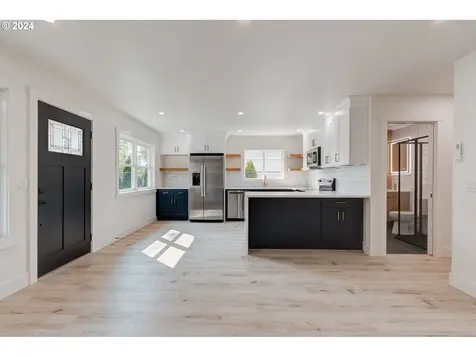 7027 SE Gladstone Street Portland OR 97206