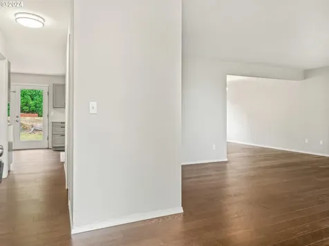 14331 Se Crystal Court Portland OR 97236