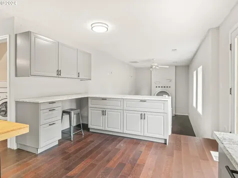14331 Se Crystal Court Portland OR 97236