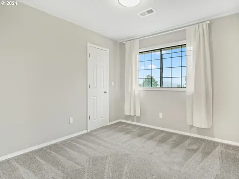 14331 Se Crystal Court Portland OR 97236