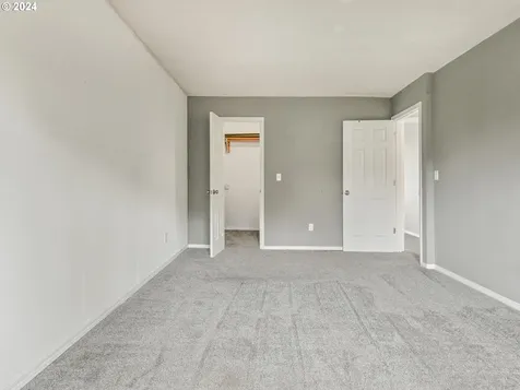 14331 Se Crystal Court Portland OR 97236
