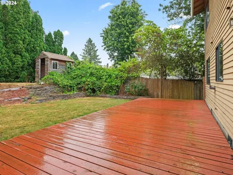 14331 Se Crystal Court Portland OR 97236