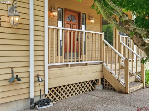 14331 Se Crystal Court Portland OR 97236