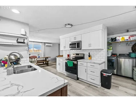 960 Poplar Street Sweet Home OR 97386