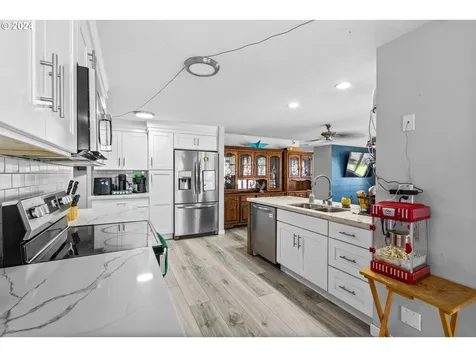 960 Poplar Street Sweet Home OR 97386