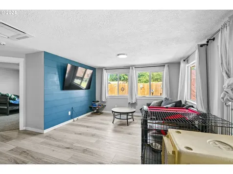960 Poplar Street Sweet Home OR 97386