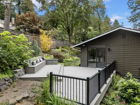 1588 Sw Highland Parkway Portland OR 97221