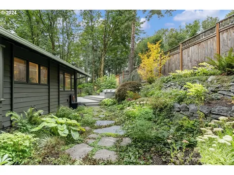 1588 Sw Highland Parkway Portland OR 97221