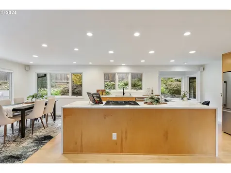 1588 Sw Highland Parkway Portland OR 97221
