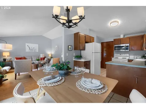 4526 Chaparral Drive SE Salem OR 97302