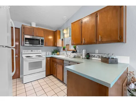 4526 Chaparral Drive SE Salem OR 97302