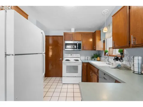 4526 Chaparral Drive SE Salem OR 97302