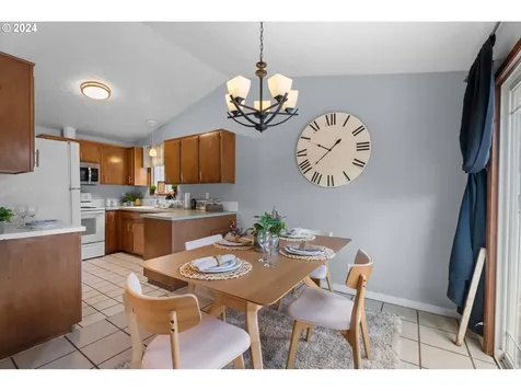 4526 Chaparral Drive SE Salem OR 97302