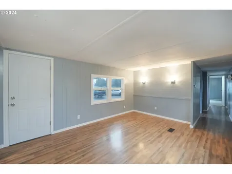 3578 Ash Street Hubbard OR 97032