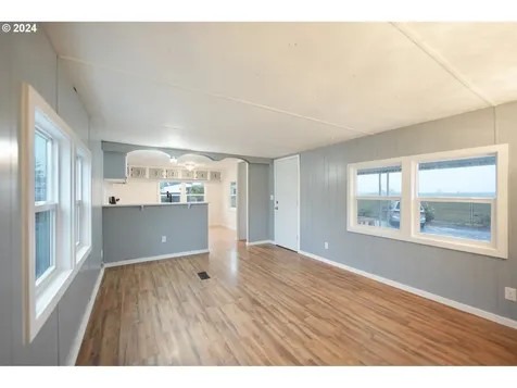 3578 Ash Street Hubbard OR 97032