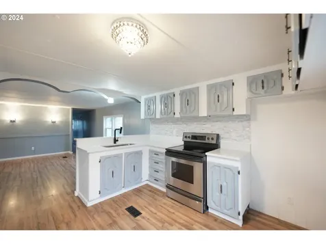 3578 Ash Street Hubbard OR 97032