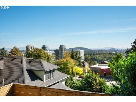 4118 SW View Point Terrace Portland OR 97239