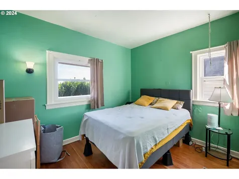 4118 SW View Point Terrace Portland OR 97239