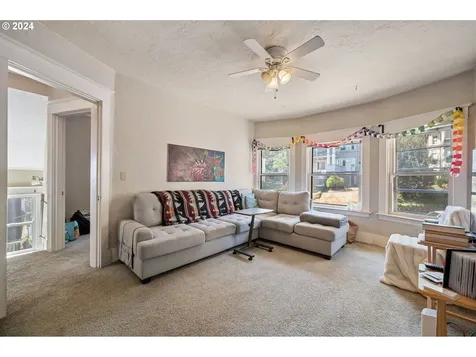 4118 SW View Point Terrace Portland OR 97239