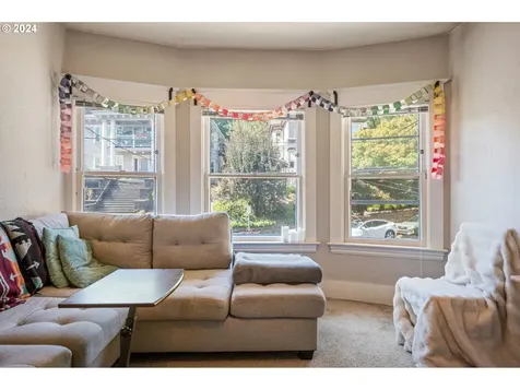 4118 SW View Point Terrace Portland OR 97239