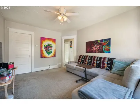 4118 SW View Point Terrace Portland OR 97239