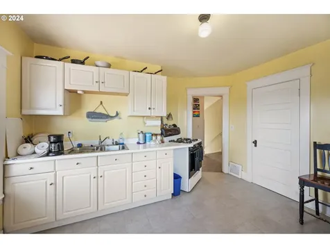 4118 SW View Point Terrace Portland OR 97239