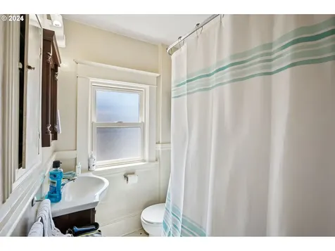 4118 SW View Point Terrace Portland OR 97239